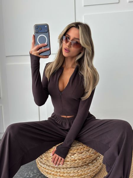 Костюм «Bella» zip в шоколадному відтінку 43068400014725 фото Костюм «Bella» zip в шоколадному відтінку 43068400014725 фото