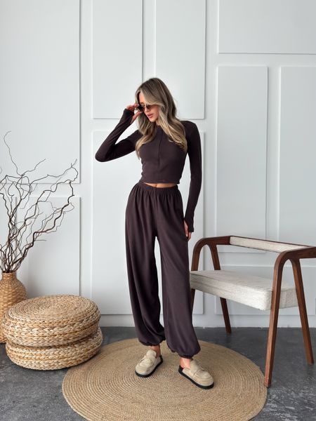 Костюм «Bella» zip в шоколадному відтінку 43068400014725 фото Костюм «Bella» zip в шоколадному відтінку 43068400014725 фото